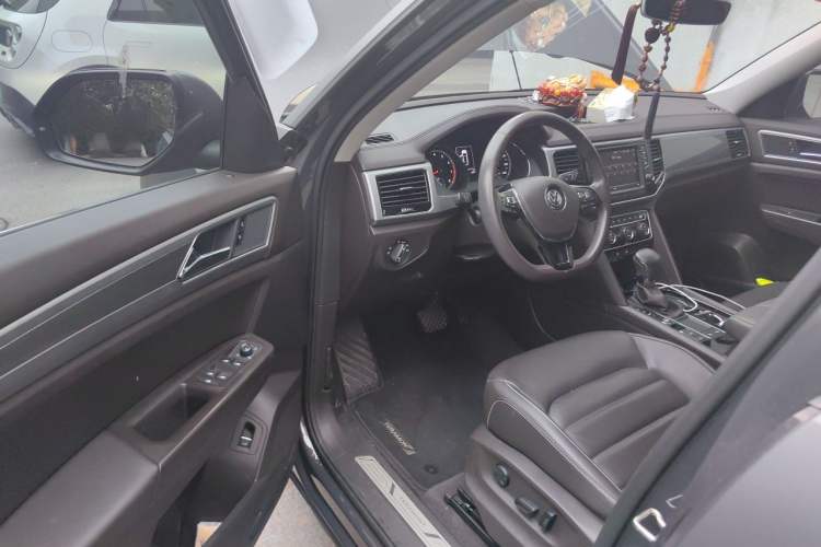 Used Volkswagen Teramont 2017 330TSI Two-Wheel-Drive Luxury Edition Driver Seat