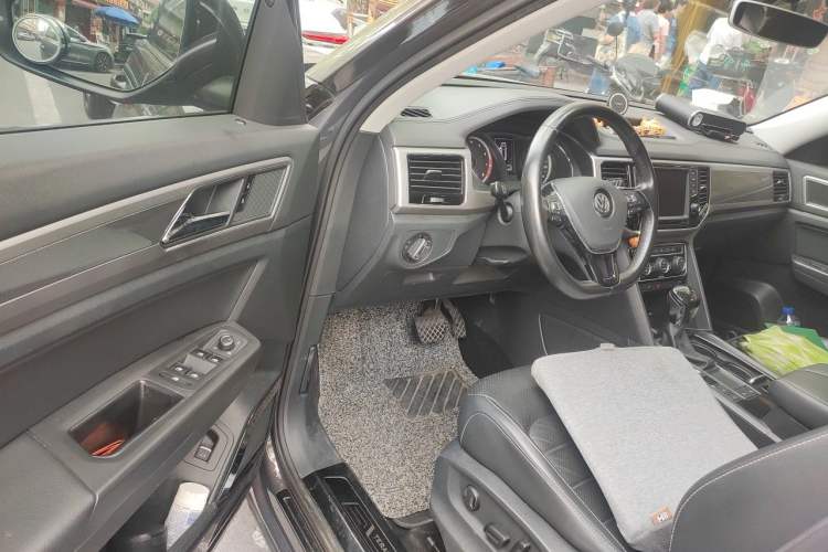 Used Volkswagen Teramont 2017 330TSI Two-Wheel-Drive Luxury Edition Driver Seat