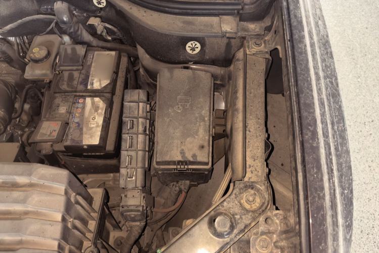 Used Volkswagen Teramont 2017 330TSI Two-Wheel-Drive Luxury Edition Engine Bay Left