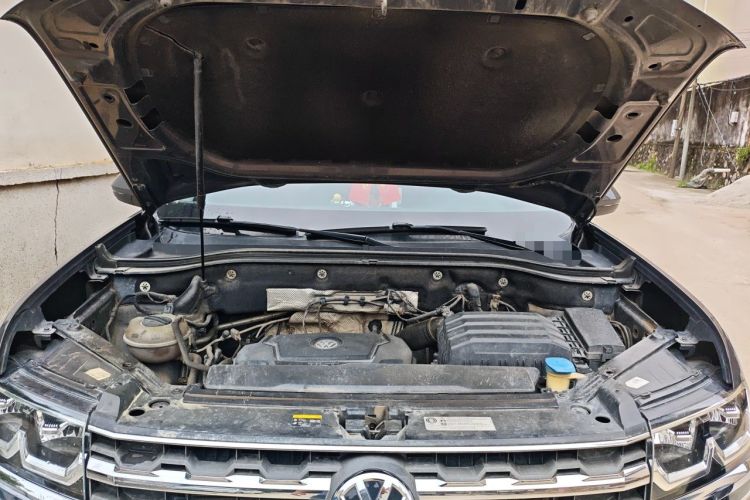 Used Volkswagen Teramont 2017 330TSI Two-Wheel-Drive Luxury Edition Engine Bay