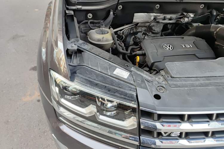 Used Volkswagen Teramont 2017 380TSI Four-Wheel Drive Flagship Edition Engine Bay Right