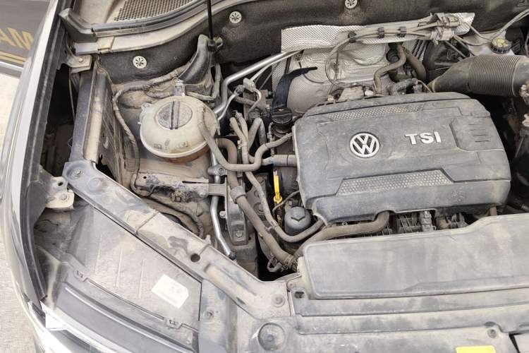Used Volkswagen Teramont 2017 380TSI Four-Wheel Drive Luxury Edition Engine Bay Right