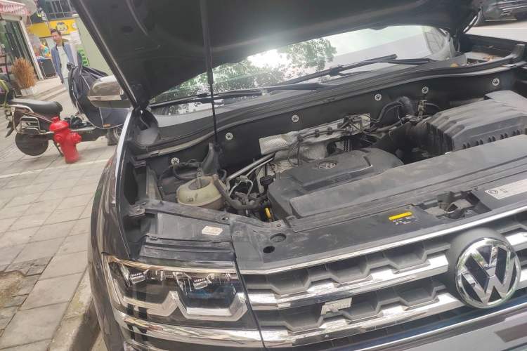 Used Volkswagen Teramont 2017 330TSI Two-Wheel-Drive Luxury Edition Engine Bay Right