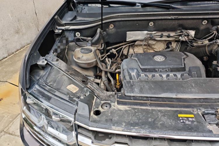 Used Volkswagen Teramont 2017 330TSI Two-Wheel-Drive Luxury Edition Engine Bay Right