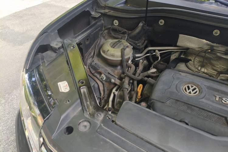 Used Volkswagen Teramont 2017 380TSI Four-Wheel Drive Luxury Edition Engine Bay Right