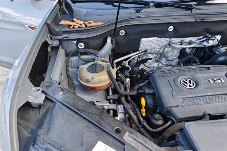 Used Volkswagen Teramont 2017 380TSI Four-Wheel Drive Comfort Edition Engine Bay Right