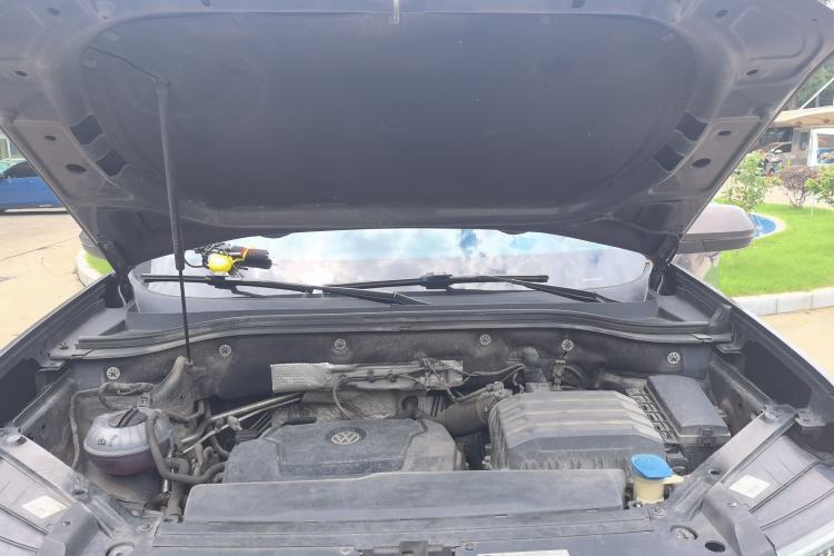Used Volkswagen Teramont 2017 330TSI Two-Wheel-Drive Flagship Edition Engine Bay