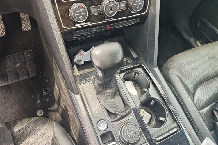 Used Volkswagen Teramont 2017 380TSI Four-Wheel Drive Luxury Edition Gear Lever
