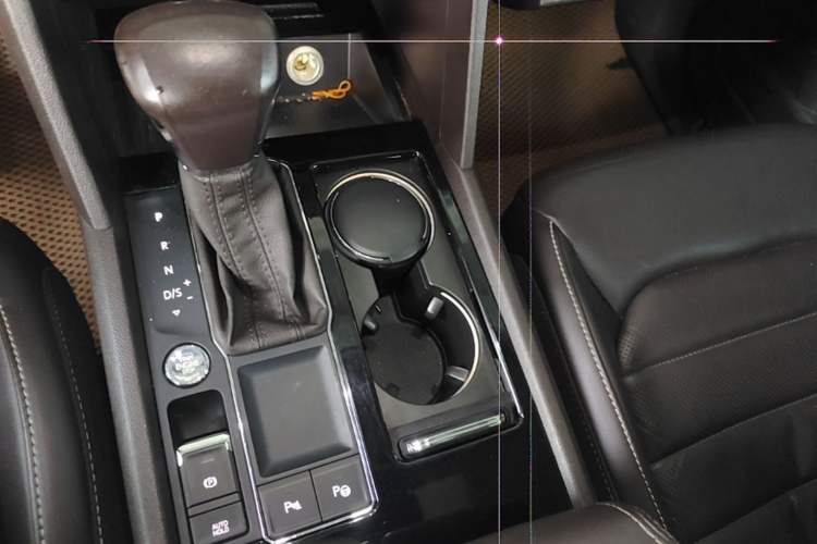 Used Volkswagen Teramont 2017 330TSI Two-Wheel-Drive Luxury Edition Gear Lever