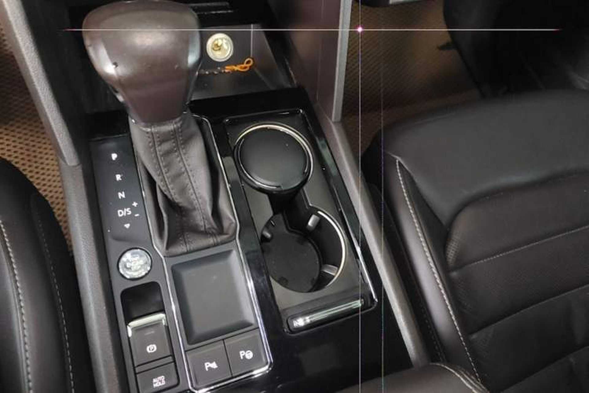Used Volkswagen Teramont 2017 330TSI Two-Wheel-Drive Luxury Edition Gear Lever
