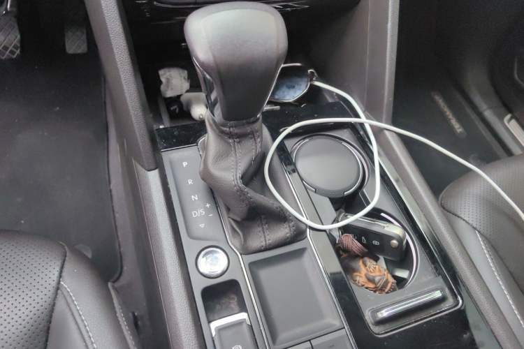 Used Volkswagen Teramont 2017 330TSI Two-Wheel-Drive Luxury Edition Gear Lever