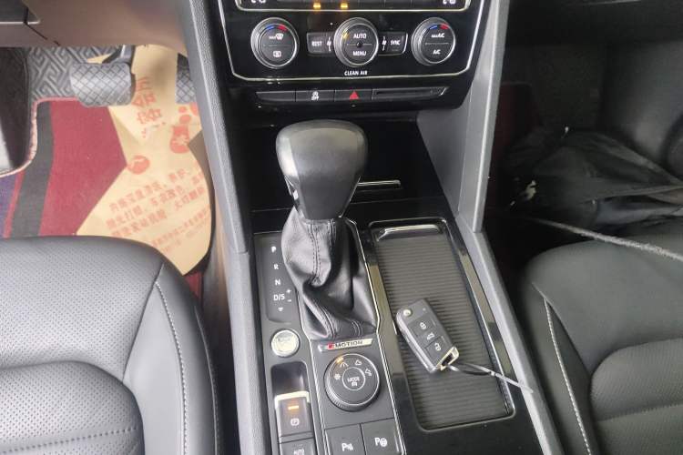 Used Volkswagen Teramont 2017 380TSI Four-Wheel Drive Luxury Edition Gear Lever