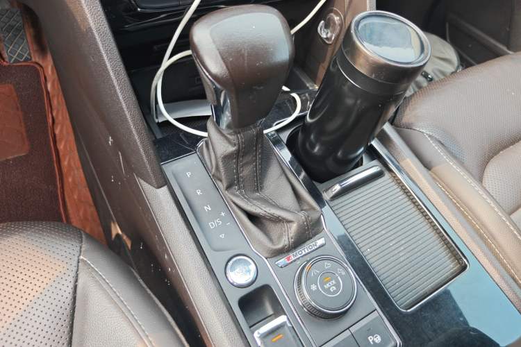 Used Volkswagen Teramont 2017 380TSI Four-Wheel Drive Luxury Edition Gear Lever