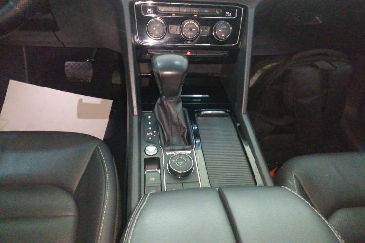 Used Volkswagen Teramont 2017 380TSI Four-Wheel Drive Luxury Edition Gear Lever