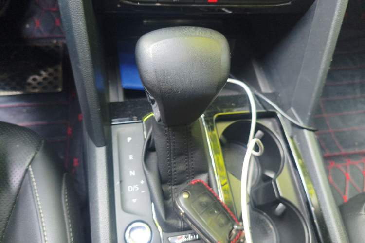Used Volkswagen Teramont 2017 380TSI Four-Wheel Drive Luxury Edition Gear Lever