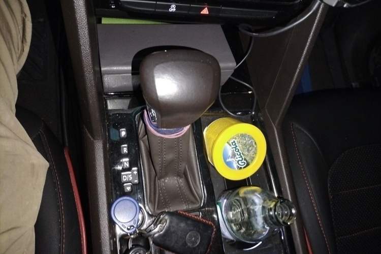 Used Volkswagen Teramont 2017 330TSI Two-Wheel-Drive Luxury Edition Gear Lever