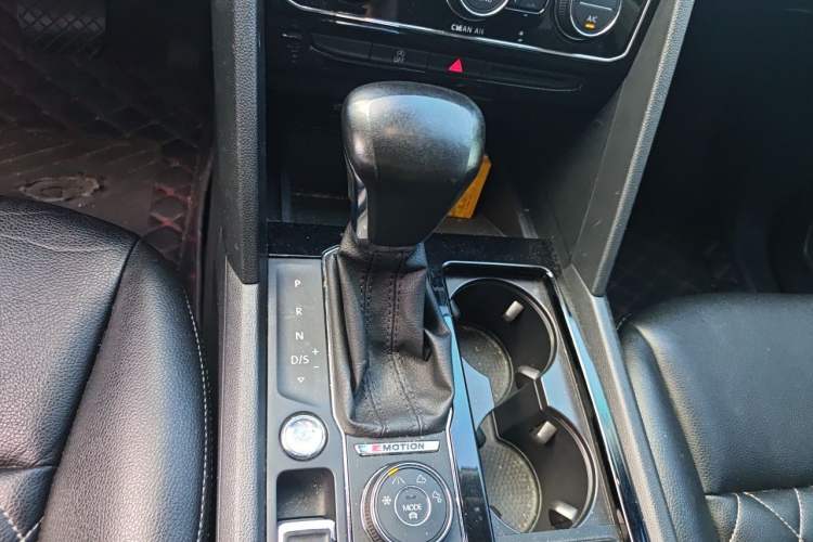 Used Volkswagen Teramont 2017 380TSI Four-Wheel Drive Comfort Edition Gear Lever