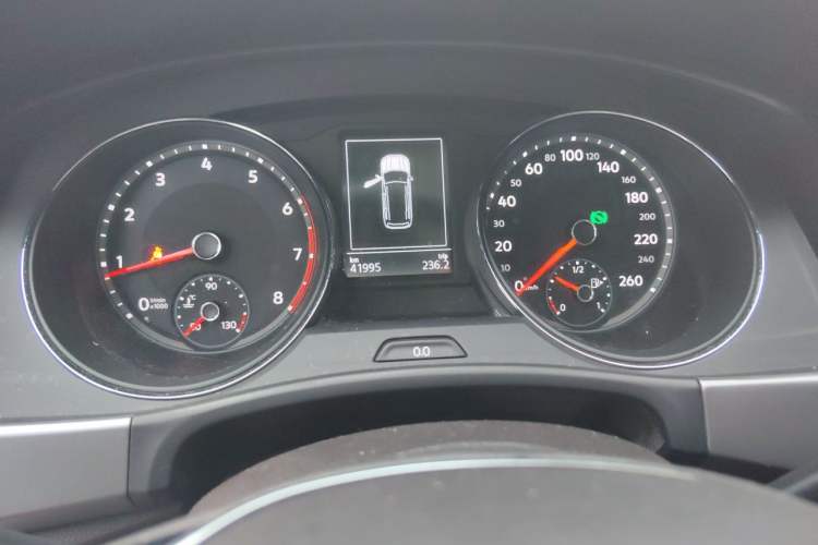 Used Volkswagen Teramont 2017 330TSI Two-Wheel-Drive Luxury Edition Instrument Cluster