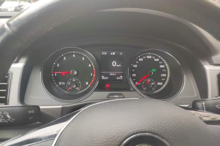 Used Volkswagen Teramont 2017 330TSI Two-Wheel-Drive Luxury Edition Instrument Cluster
