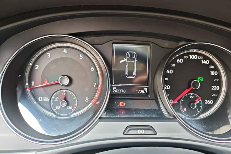 Used Volkswagen Teramont 2017 330TSI Two-Wheel-Drive Luxury Edition Instrument Cluster