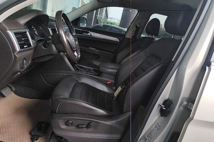 Used Volkswagen Teramont 2017 330TSI Two-Wheel-Drive Luxury Edition Left Front Seat