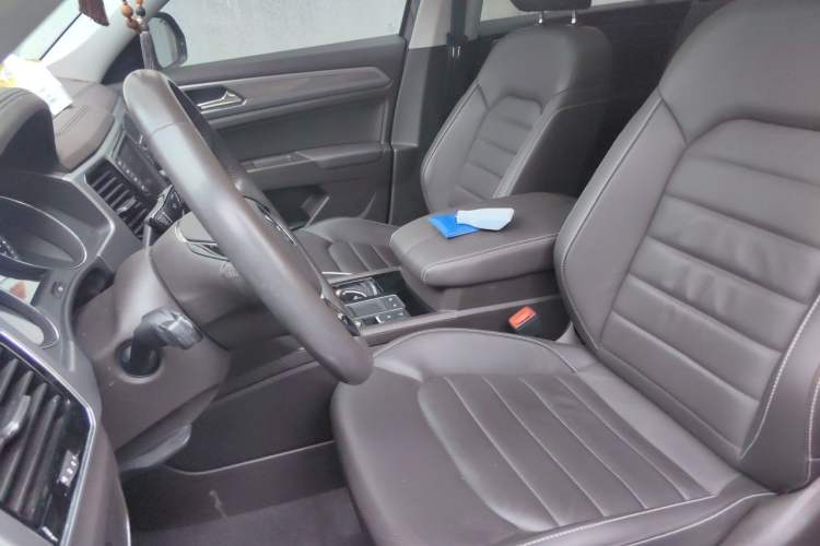 Used Volkswagen Teramont 2017 330TSI Two-Wheel-Drive Luxury Edition Left Front Seat