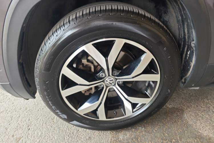 Used Volkswagen Teramont 2017 380TSI Four-Wheel Drive Luxury Edition Left Front Wheel Hub