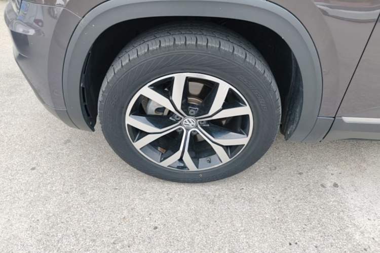 Used Volkswagen Teramont 2017 380TSI Four-Wheel Drive Luxury Edition Left Front Wheel Hub