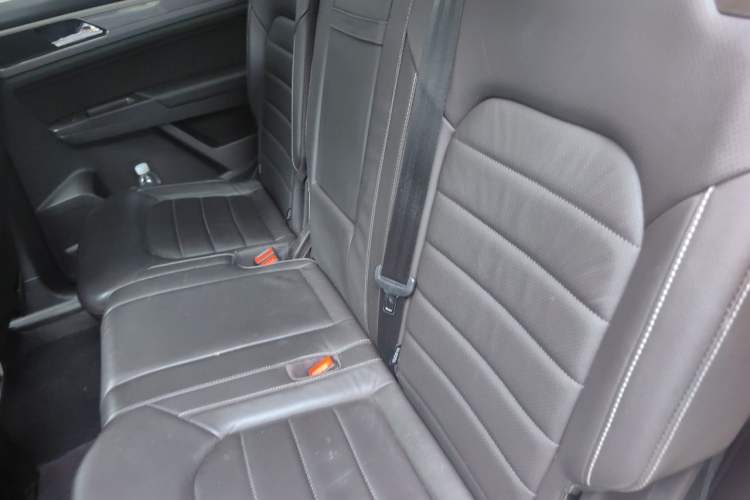 Used Volkswagen Teramont 2017 330TSI Two-Wheel-Drive Luxury Edition Left Rear Seat