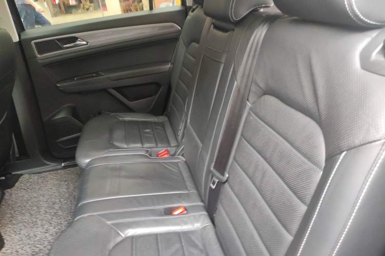 Used Volkswagen Teramont 2017 330TSI Two-Wheel-Drive Luxury Edition Left Rear Seat