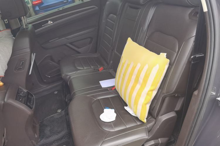 Used Volkswagen Teramont 2017 330TSI Two-Wheel-Drive Flagship Edition Left Rear Seat