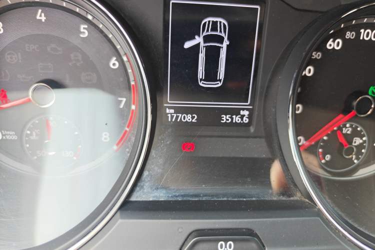 Used Volkswagen Teramont 2017 380TSI Four-Wheel Drive Luxury Edition Odometer Close Up