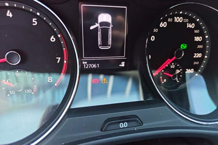 Used Volkswagen Teramont 2017 380TSI Four-Wheel Drive Comfort Edition Odometer Close Up