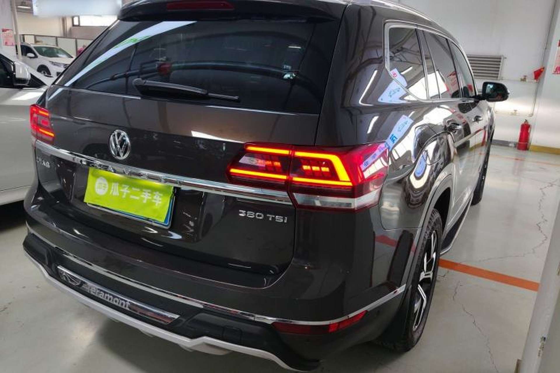 Used Volkswagen Teramont 2017 380TSI Four-Wheel Drive Luxury Edition Rear Right 45 Deg