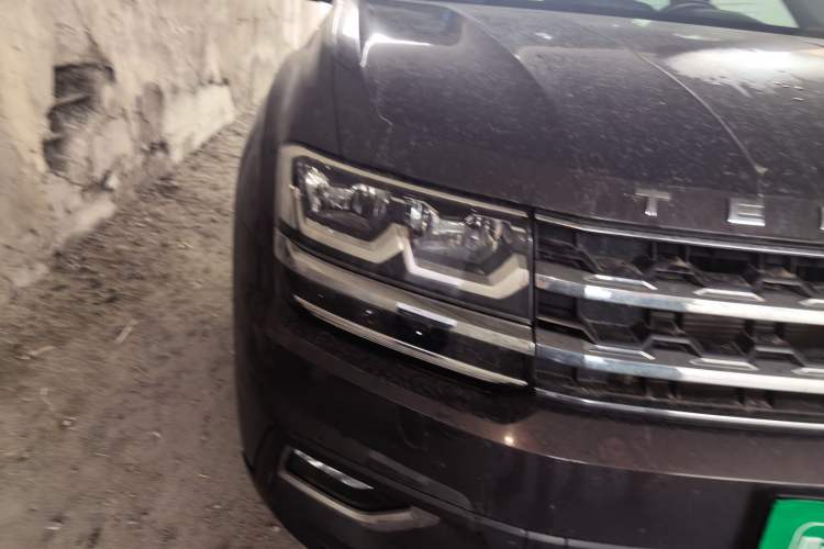 Used Volkswagen Teramont 2017 330TSI Two-Wheel-Drive Luxury Edition Right Front Headlight