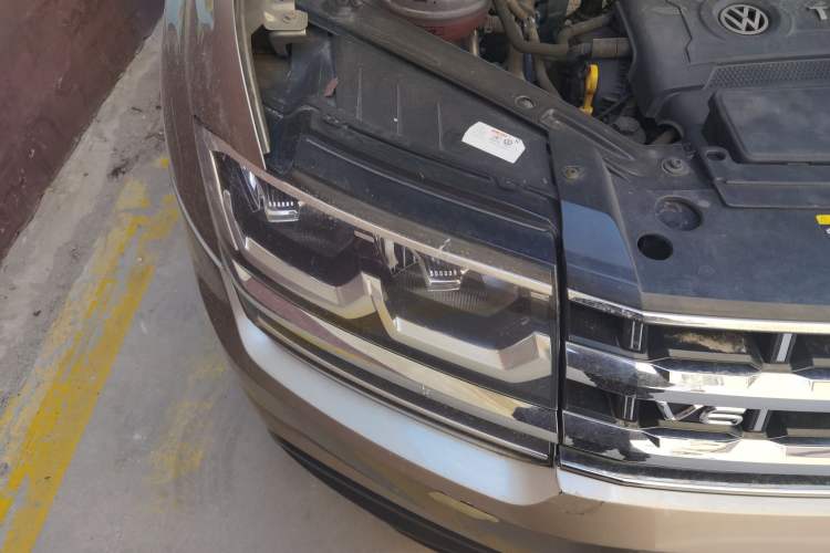 Used Volkswagen Teramont 2017 380TSI Four-Wheel Drive Luxury Edition Right Front Headlight