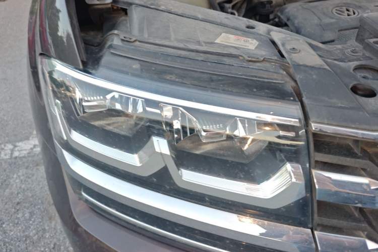 Used Volkswagen Teramont 2017 380TSI Four-Wheel Drive Luxury Edition Right Front Headlight