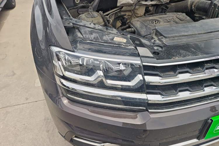 Used Volkswagen Teramont 2017 380TSI Four-Wheel Drive Luxury Edition Right Front Headlight