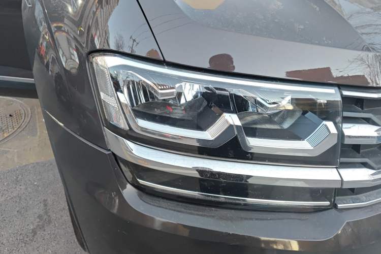 Used Volkswagen Teramont 2017 330TSI Two-Wheel-Drive Luxury Edition Right Front Headlight
