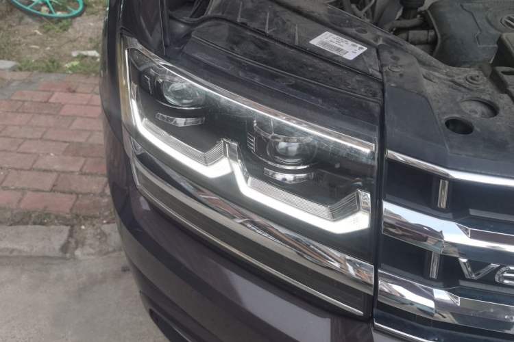 Used Volkswagen Teramont 2017 380TSI Four-Wheel Drive Flagship Edition Right Front Headlight