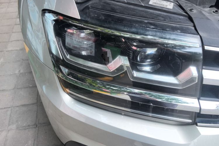 Used Volkswagen Teramont 2017 380TSI Four-Wheel Drive Flagship Edition Right Front Headlight