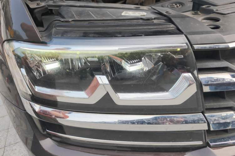Used Volkswagen Teramont 2017 380TSI Four-Wheel Drive Luxury Edition Right Front Headlight