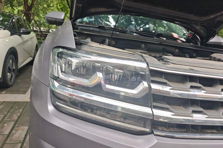 Used Volkswagen Teramont 2017 380TSI Four-Wheel Drive Luxury Edition Right Front Headlight