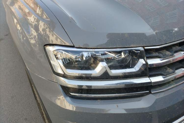 Used Volkswagen Teramont 2017 380TSI Four-Wheel Drive Luxury Edition Right Front Headlight