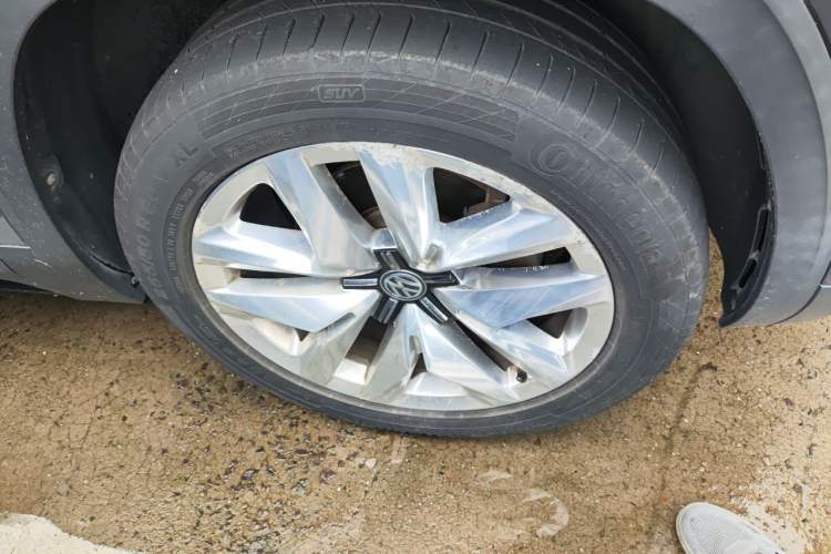 Used Volkswagen Teramont 2017 380TSI Four-Wheel Drive Flagship Edition Right Front Wheel Hub