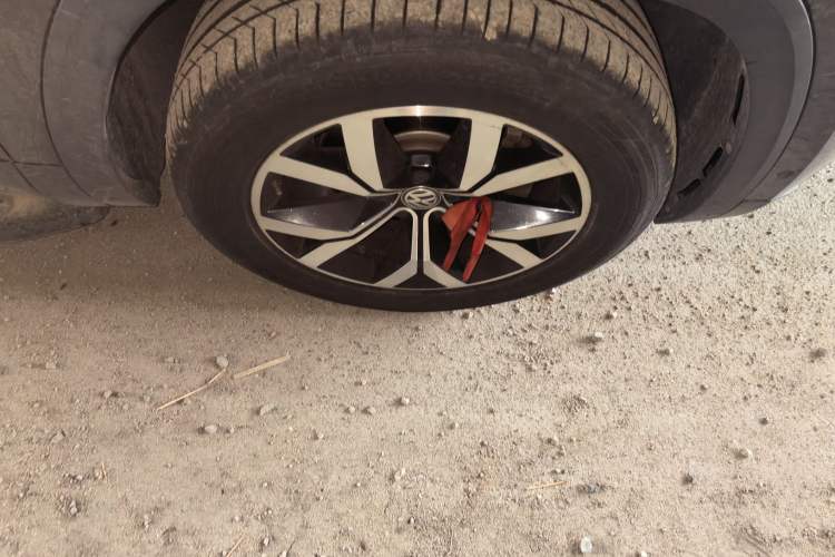 Used Volkswagen Teramont 2017 330TSI Two-Wheel-Drive Luxury Edition Right Front Wheel Hub