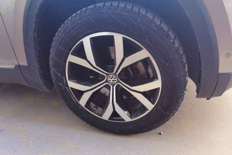 Used Volkswagen Teramont 2017 380TSI Four-Wheel Drive Luxury Edition Right Front Wheel Hub