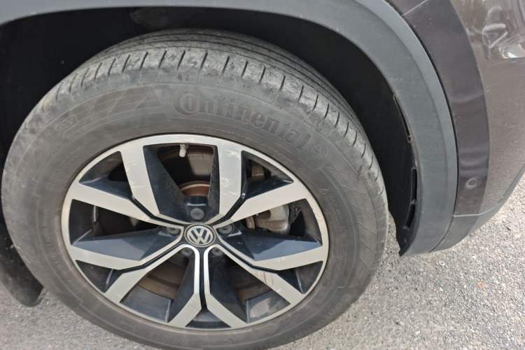 Used Volkswagen Teramont 2017 380TSI Four-Wheel Drive Luxury Edition Right Front Wheel Hub