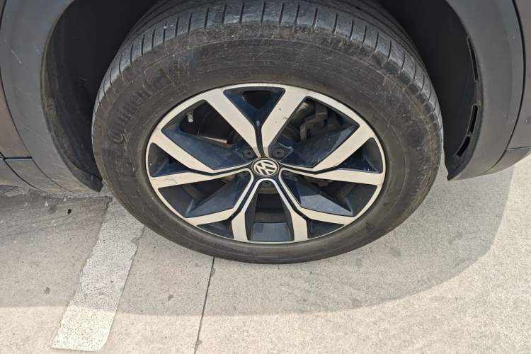 Used Volkswagen Teramont 2017 380TSI Four-Wheel Drive Luxury Edition Right Front Wheel Hub
