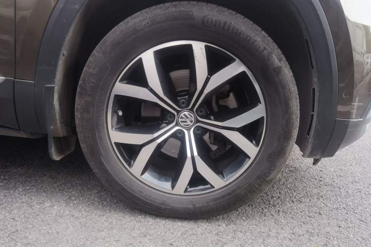 Used Volkswagen Teramont 2017 380TSI Four-Wheel Drive Luxury Edition Right Front Wheel Hub